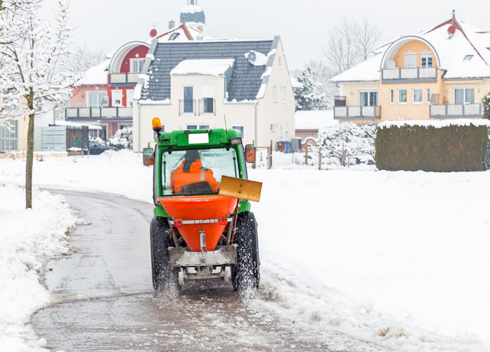 Spreading Ice Melt  Tracto